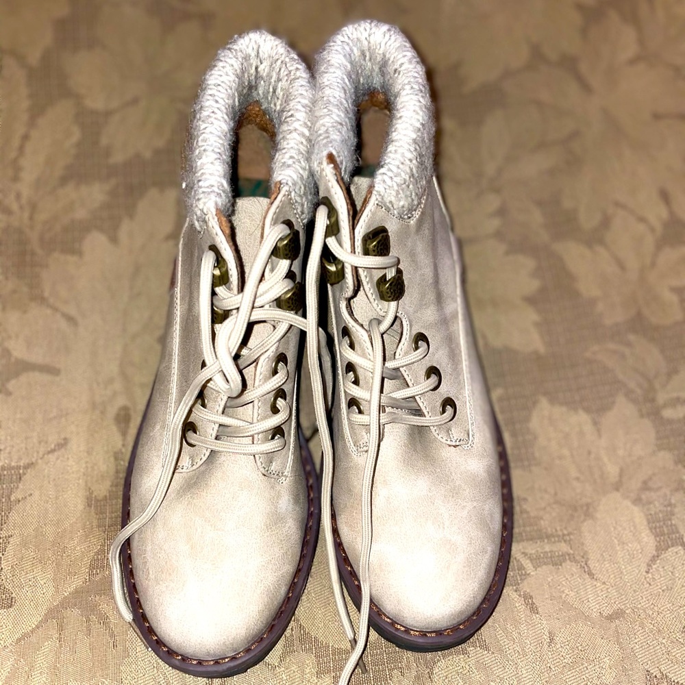 BLOWFISH/ Women's Comet Ankle Boot